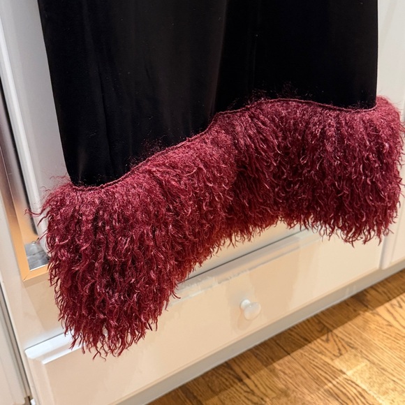 MODESEES velvet faux ostrich feather dress. - Picture 8 of 8